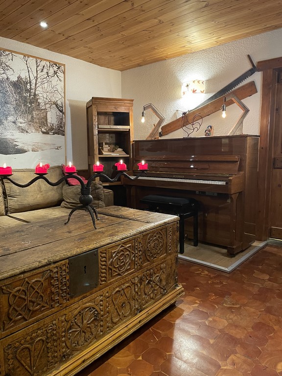 salon avec piano